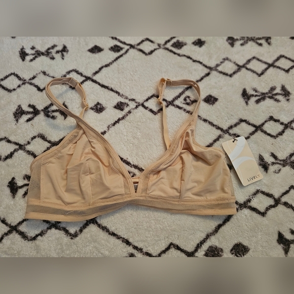 Lively The Mesh Trim 2.0 Wireless Bra - Toasted Almond - Picture 2 of 5